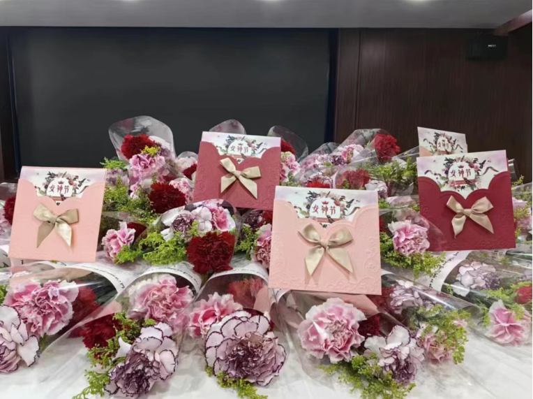 通识教育学院举办首届工会系列活动之国际“三八”妇女节活动