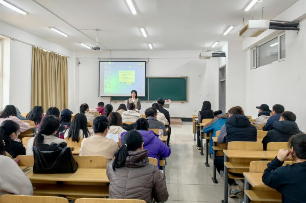 坚守师德初心育桃李，共筑师风建设新征程——通识教育学院召开师德师风培训会