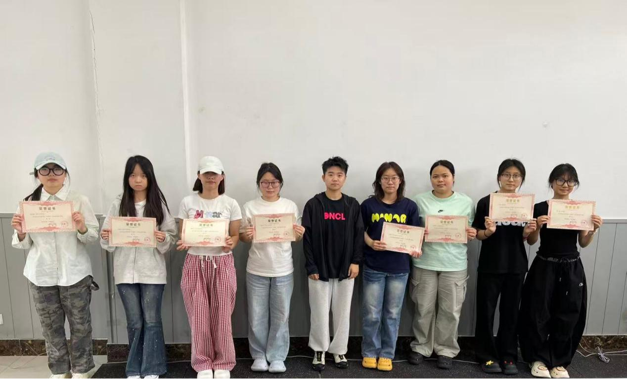 乒搏展风采 青春赴征程——校园阳光体育活动“乒搏杯”乒乓球比赛圆满收官 乒搏展风采 青春赴征程——校园阳光体育活动“乒搏杯”乒乓球比赛圆满收官